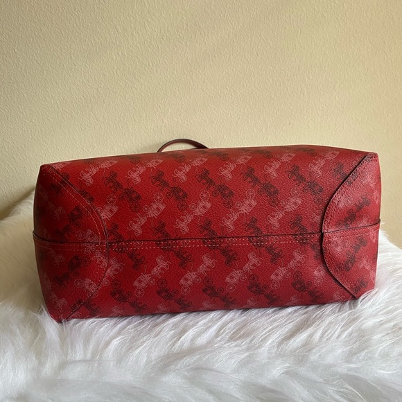 Coach - Picture 8 of 8